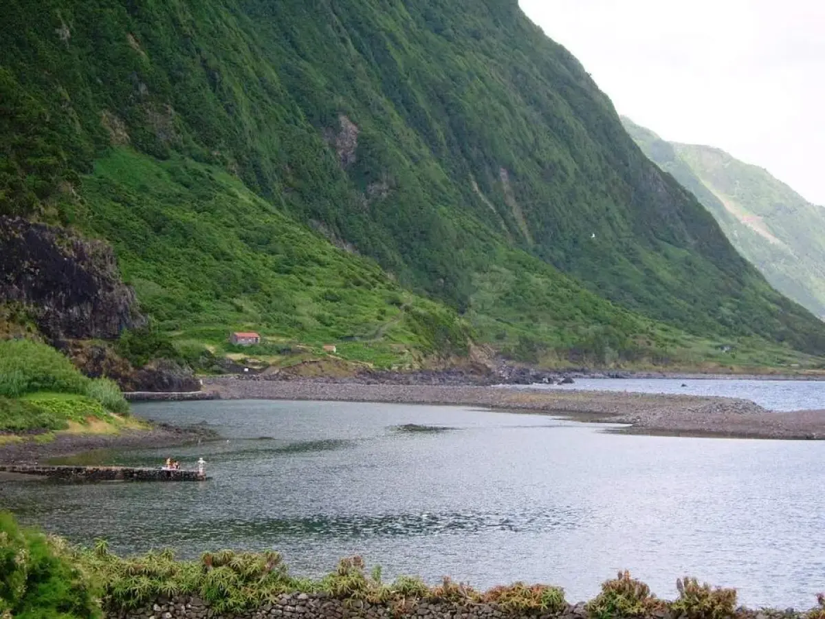 Faja da Caldeira de Santo Cristo - Trails in Sao Jorge, Azores