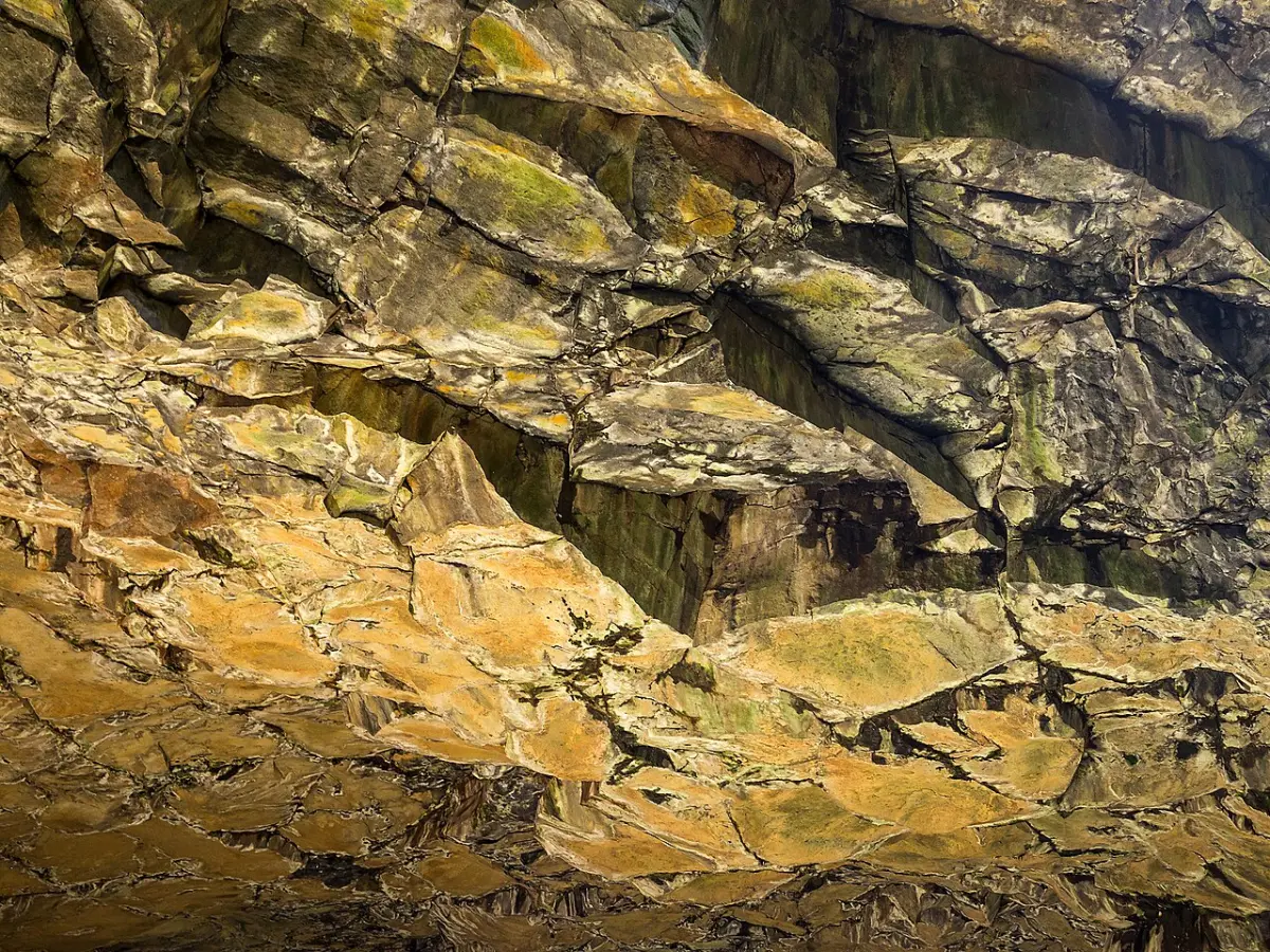 Furna do Enxofre - Adventure in Graciosa, Azores