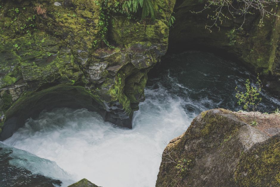 Canyoning: discendere le forre fluviali vulcaniche