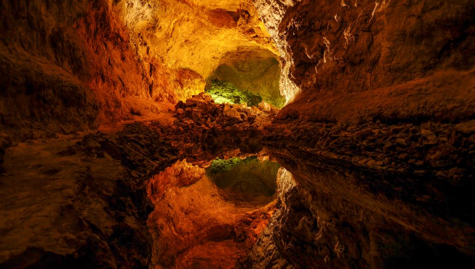 Algar do Carvão: Terceira's Volcanic Chimney