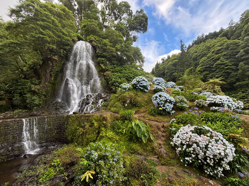 Caldeira Velha: The Forest Thermal Waterfall